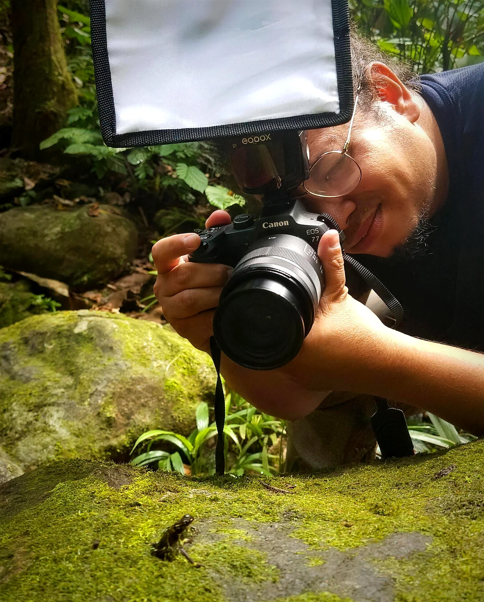 Abel fotografiando fauna